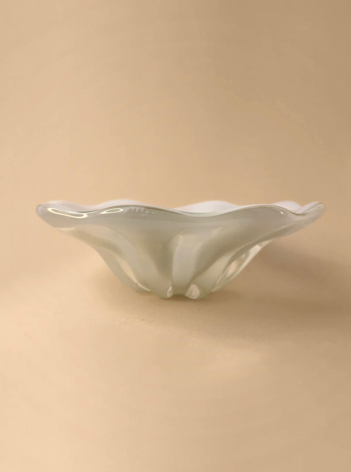 Milky White Vintage Style Glass Bowl - Image 2