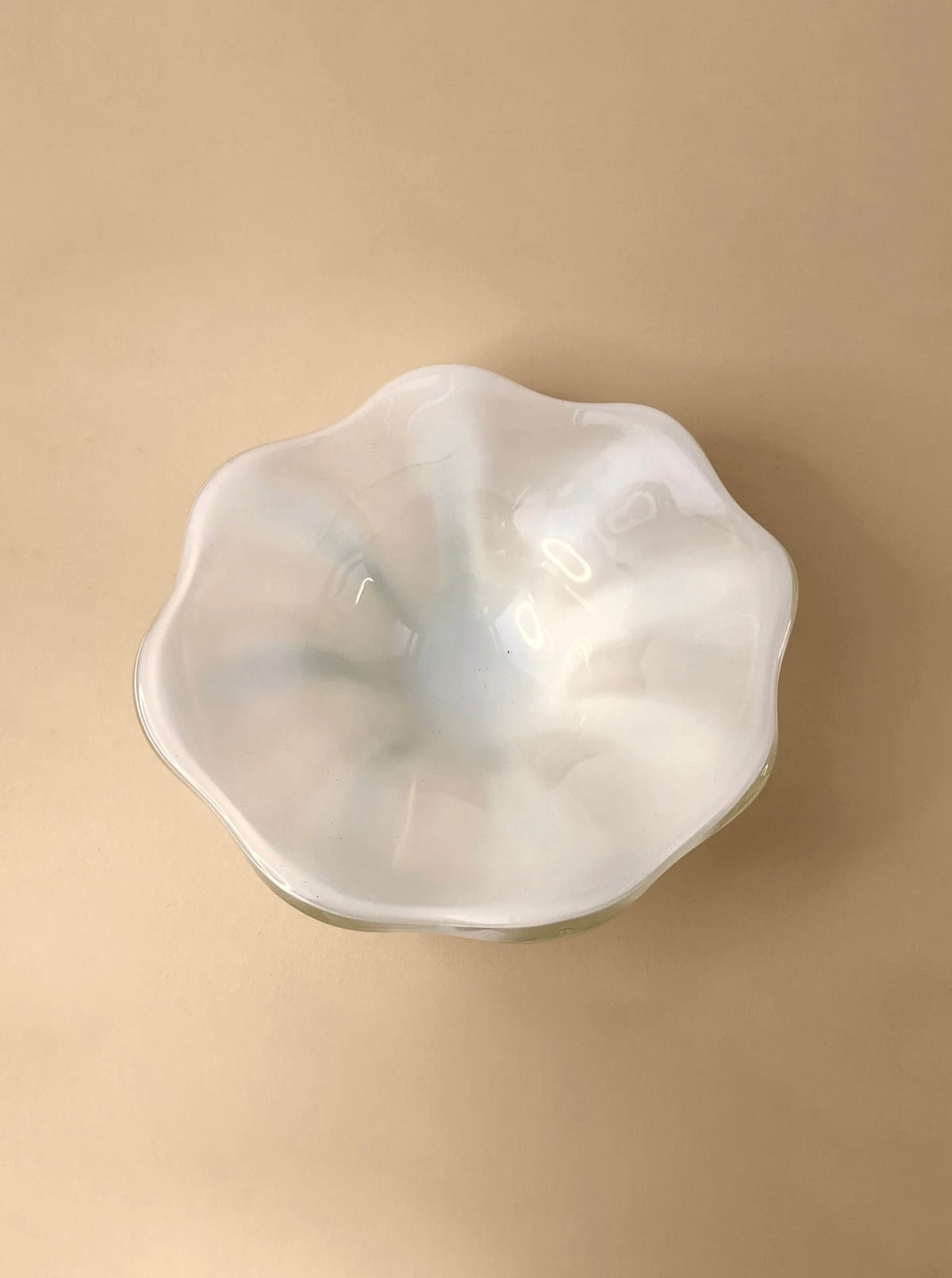 Milky White Vintage Style Glass Bowl - Image 3