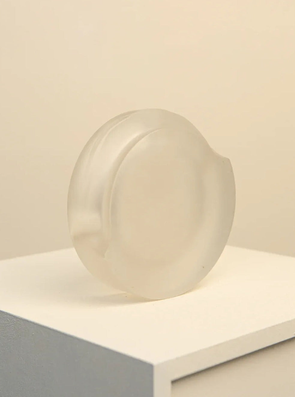 Round Textured Glass Decorative Ashtray - Image 3