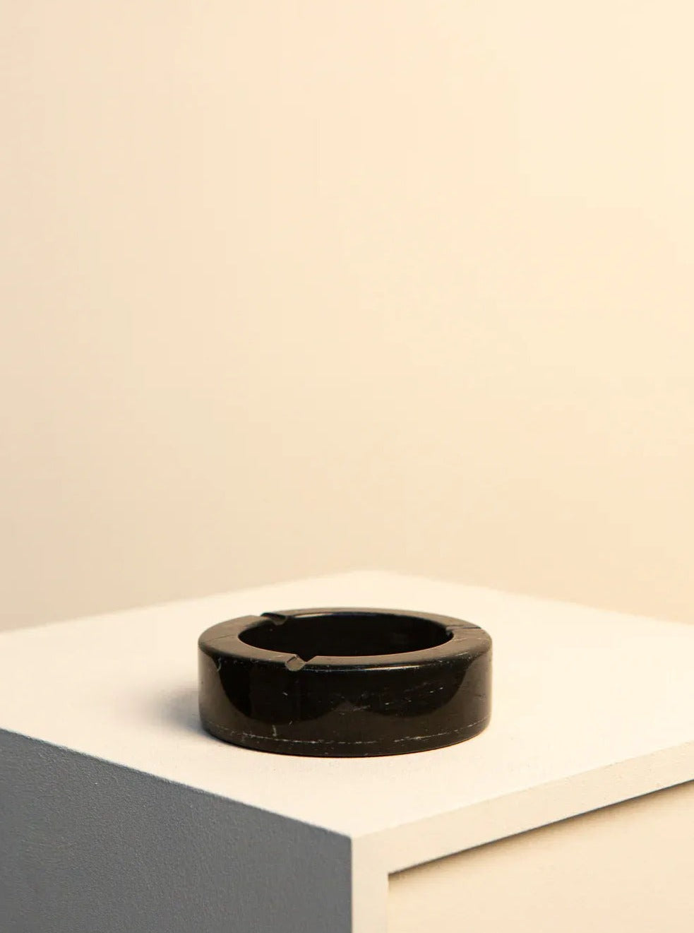 Black Marble Decorative Ashtray - Image 2