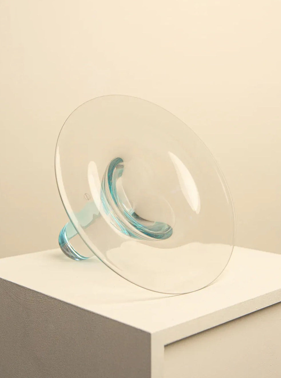 1960s Wide Glass Hat Vase - Image 2