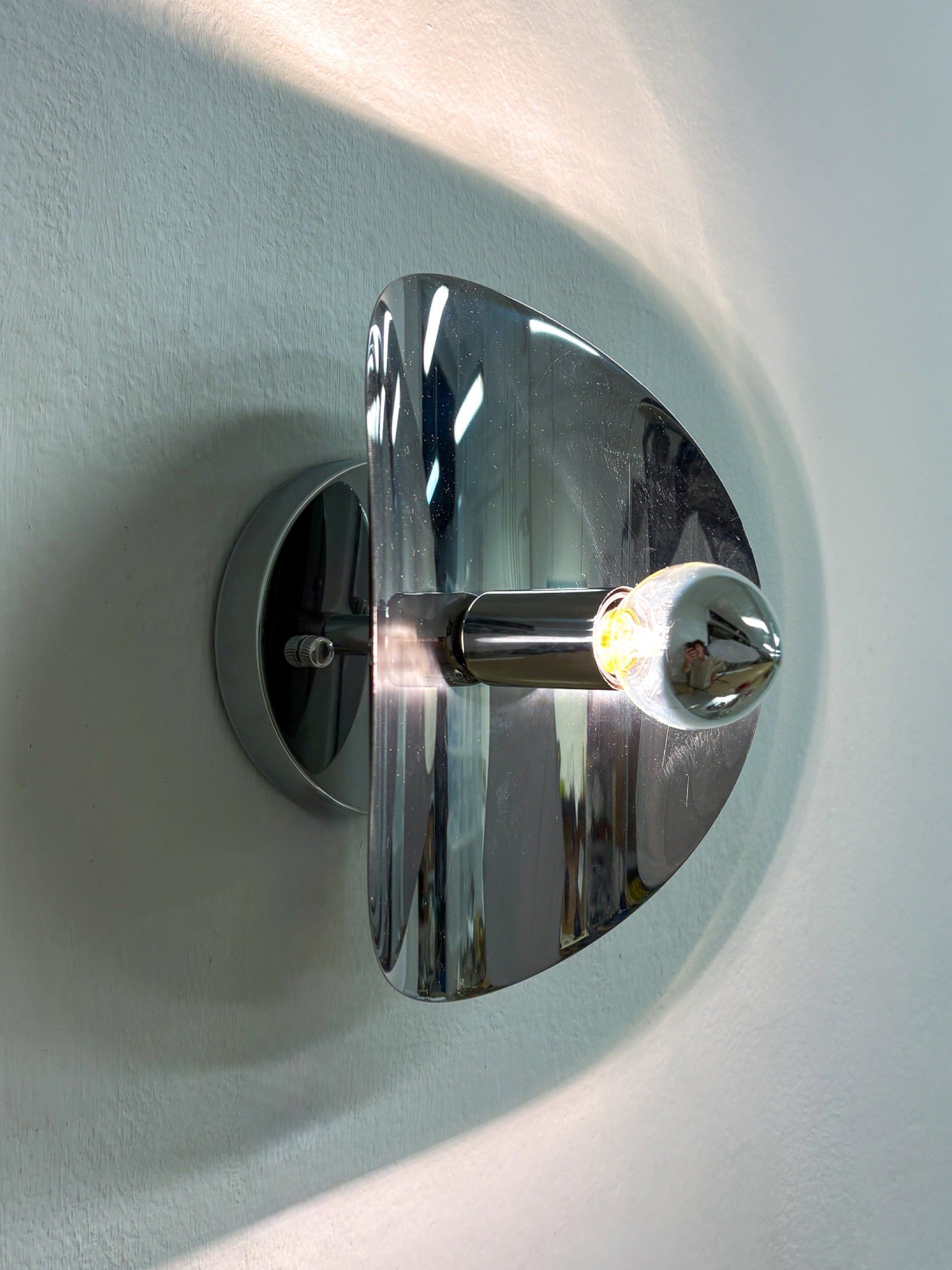 1970s Chrome Metal Wall Sconce - Image 4